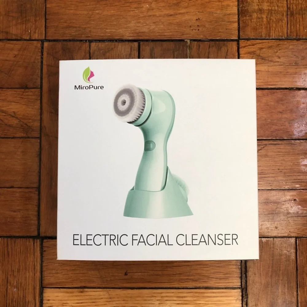 Facial spin brush